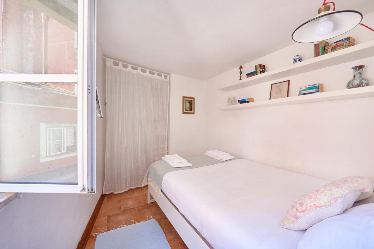 Light Filled Apartment Near Chiado, By Timecooler Lisboa Εξωτερικό φωτογραφία