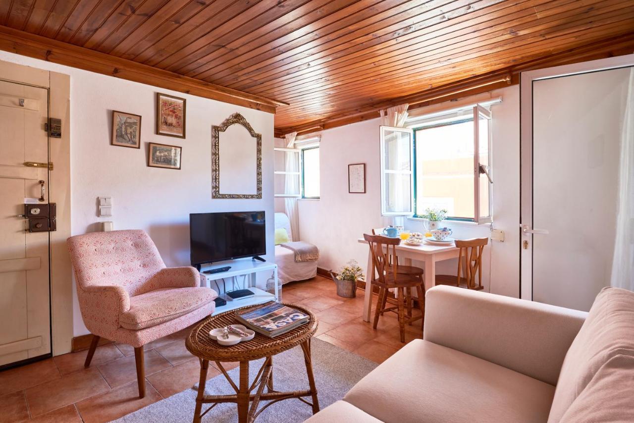 Light Filled Apartment Near Chiado, By Timecooler Lisboa Εξωτερικό φωτογραφία