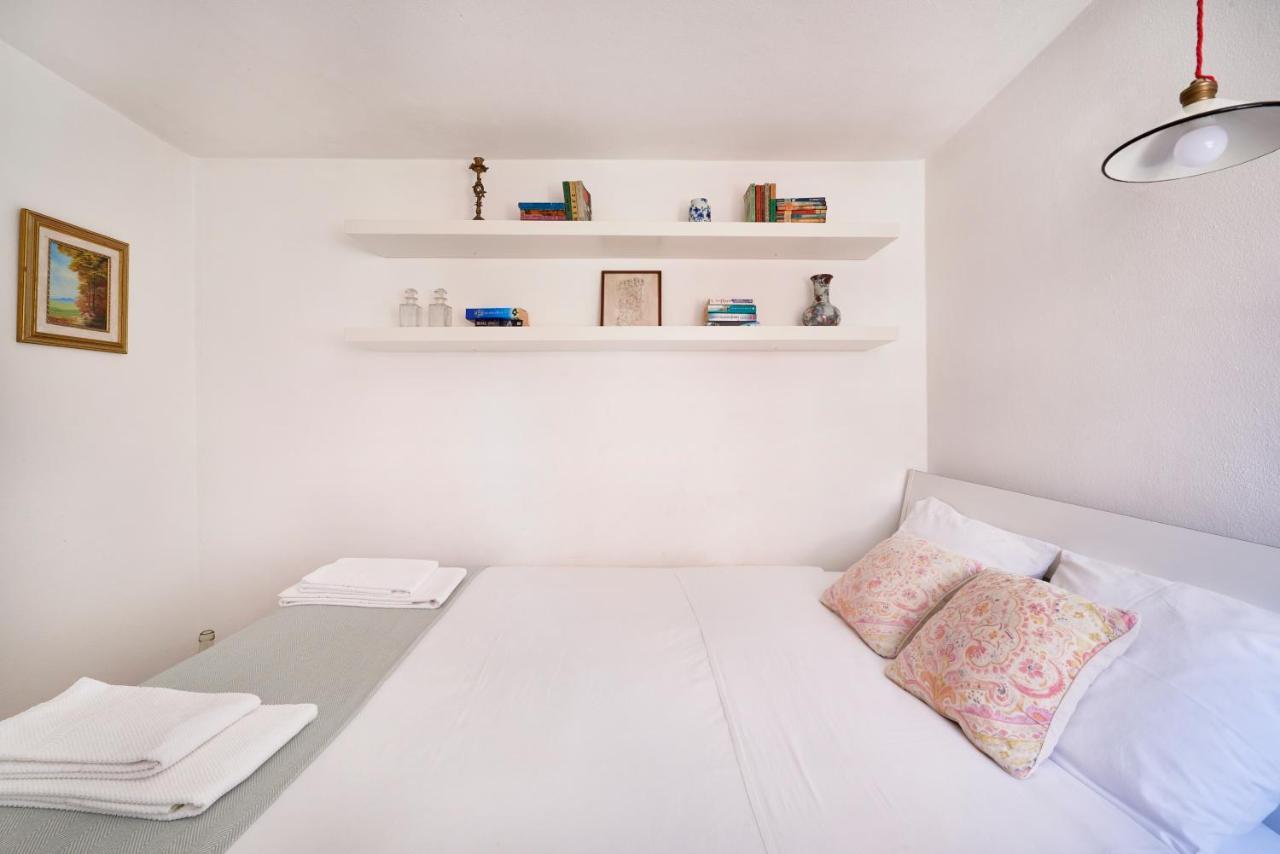 Light Filled Apartment Near Chiado, By Timecooler Lisboa Εξωτερικό φωτογραφία
