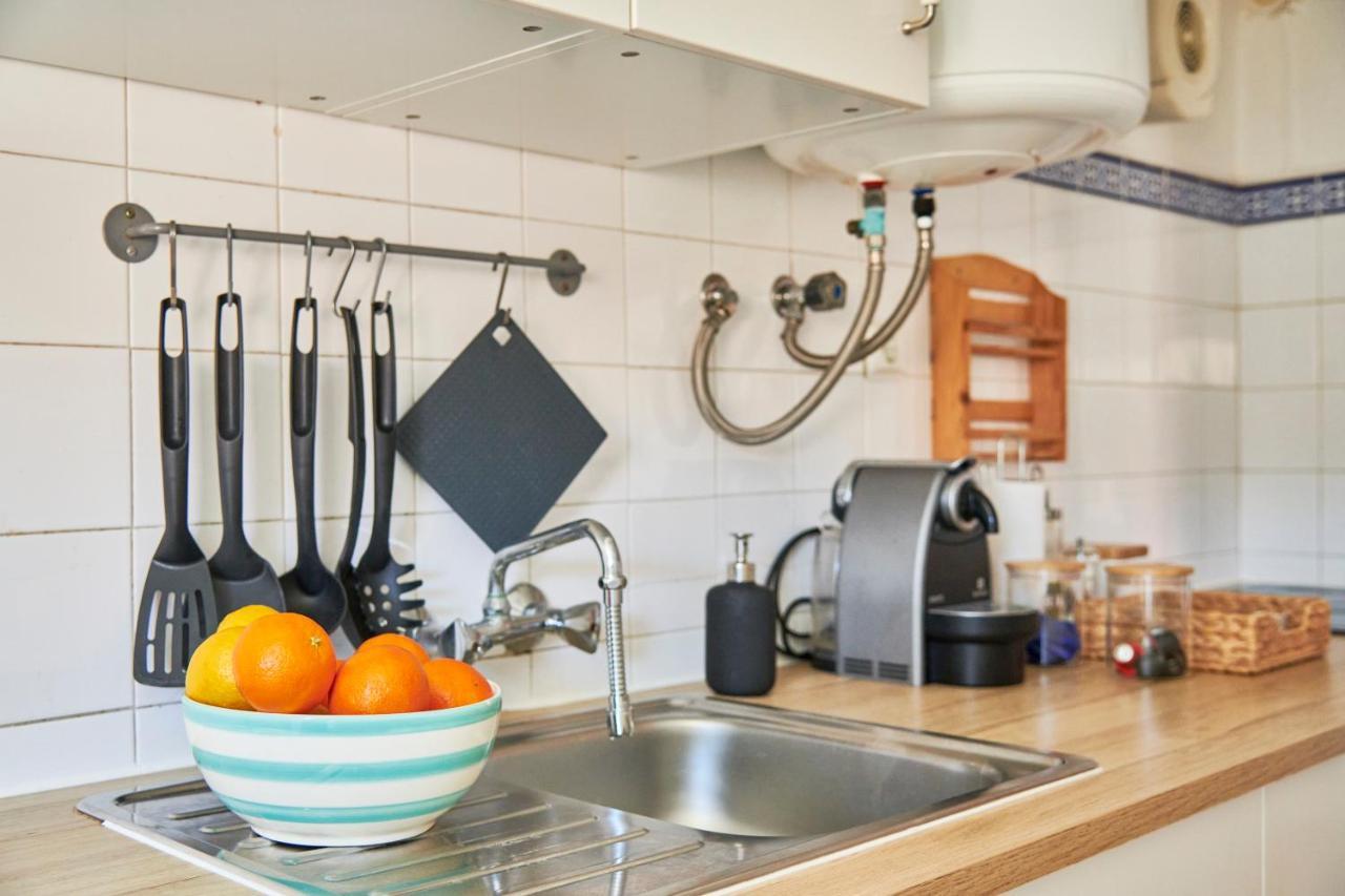 Light Filled Apartment Near Chiado, By Timecooler Lisboa Εξωτερικό φωτογραφία