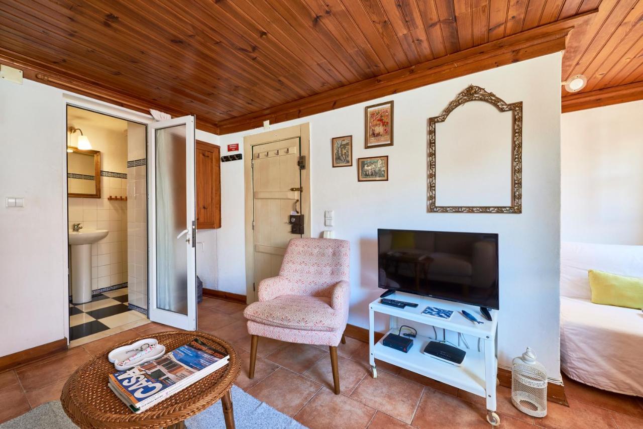 Light Filled Apartment Near Chiado, By Timecooler Lisboa Εξωτερικό φωτογραφία