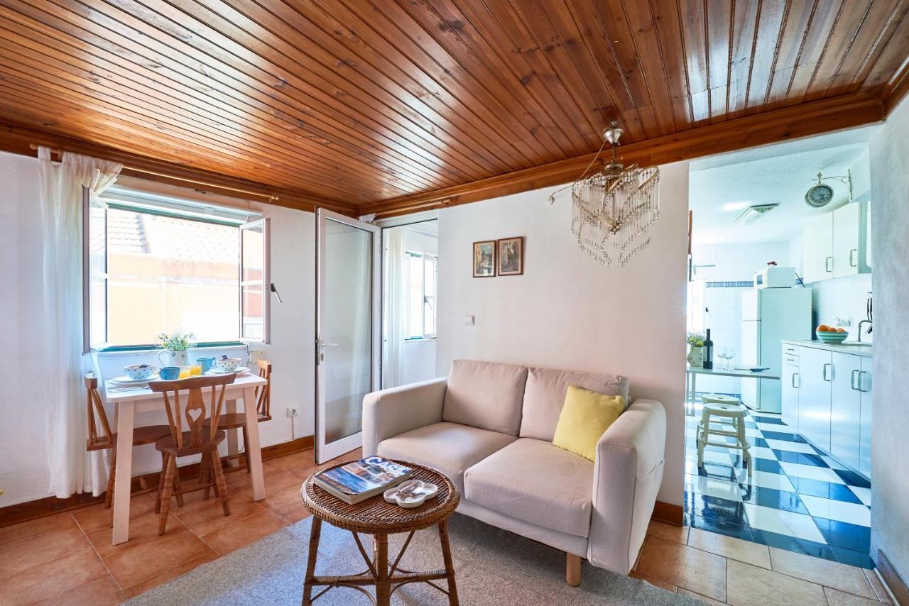 Light Filled Apartment Near Chiado, By Timecooler Lisboa Εξωτερικό φωτογραφία