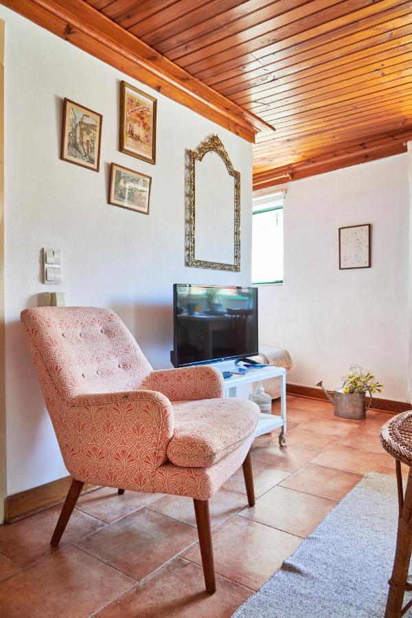 Light Filled Apartment Near Chiado, By Timecooler Lisboa Εξωτερικό φωτογραφία